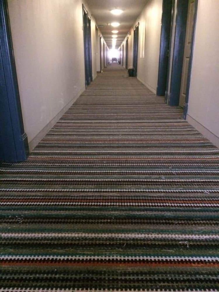 Country Inn & Suites By Radisson, Salina, Ks Buitenkant foto