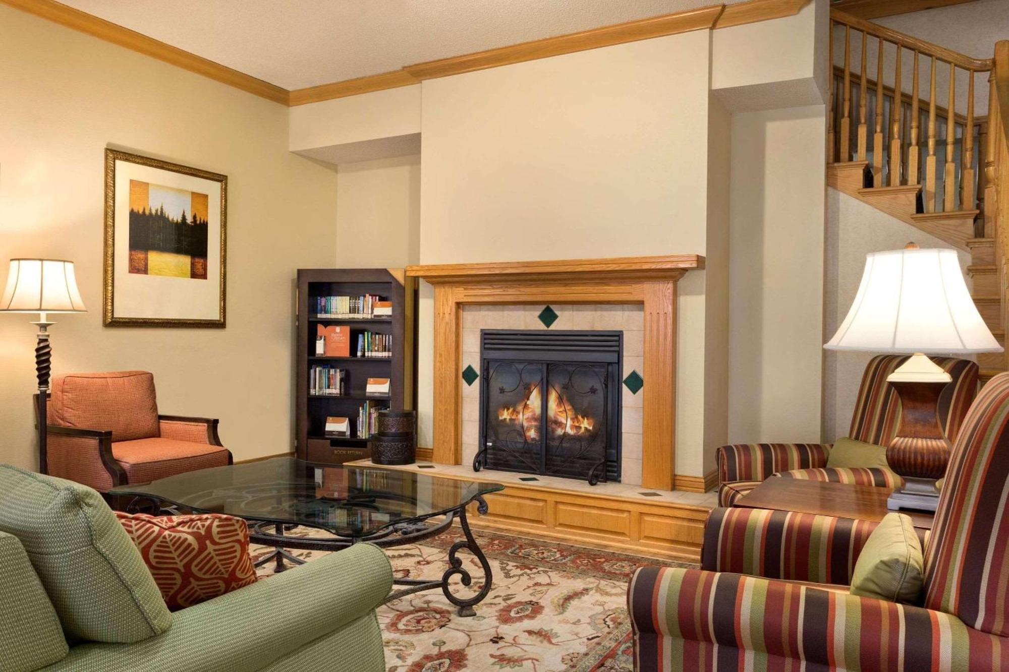 Country Inn & Suites By Radisson, Salina, Ks Buitenkant foto
