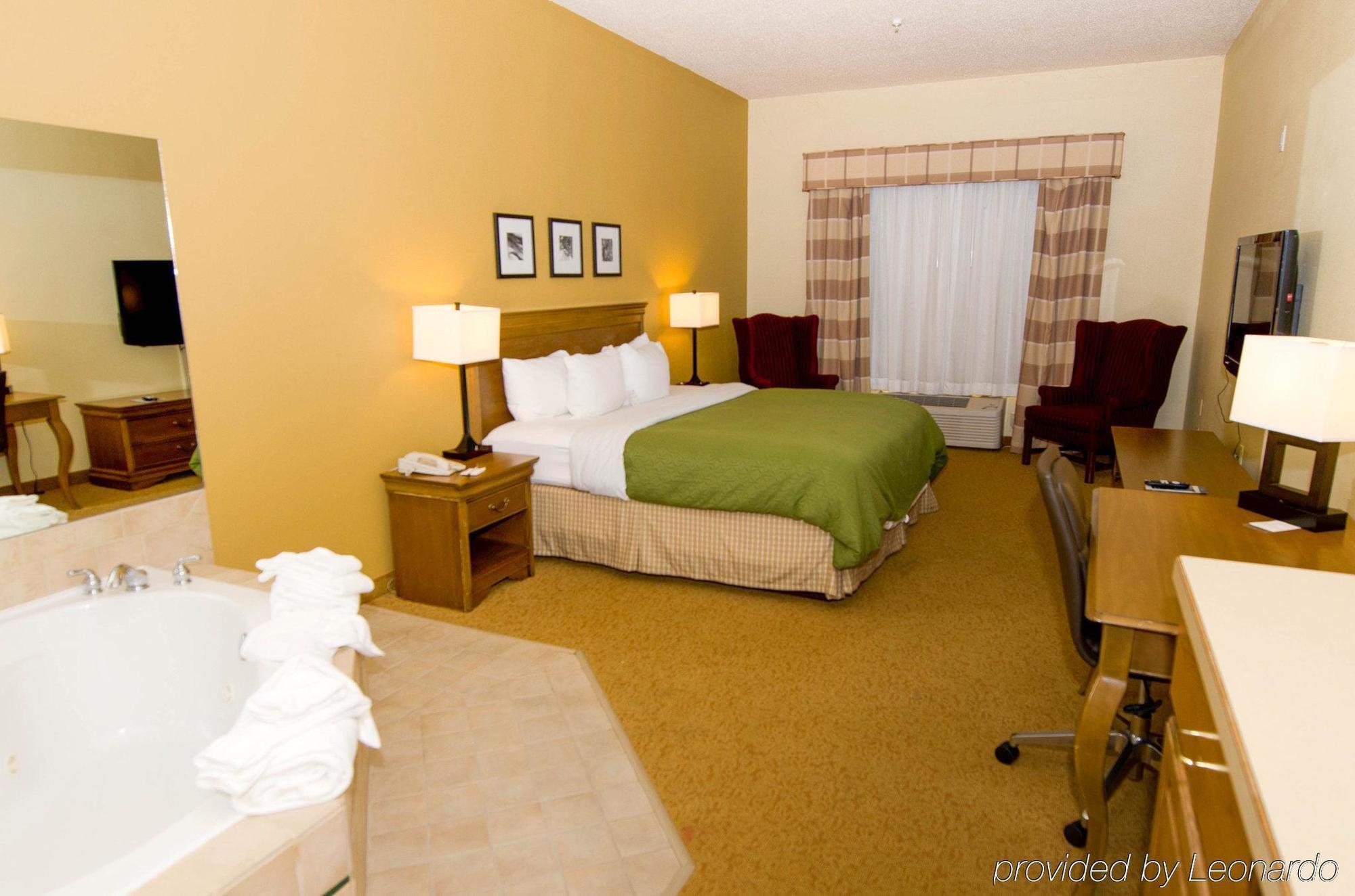 Country Inn & Suites By Radisson, Salina, Ks Buitenkant foto